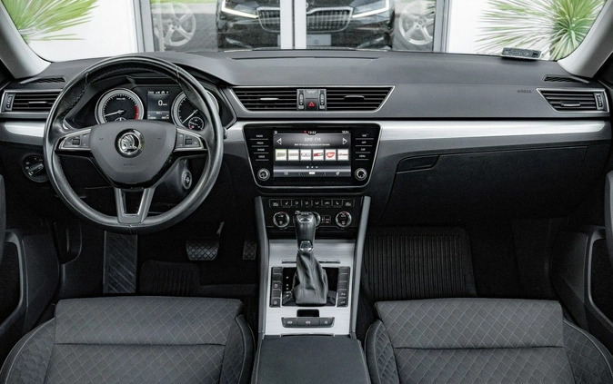 Skoda Superb cena 96850 przebieg: 115590, rok produkcji 2019 z Rudnik nad Sanem małe 704